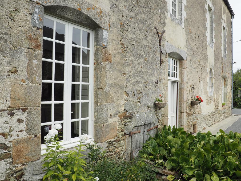 Les Grands-Aulnais Bed and Breakfast Cossé-le-Vivien Exteriör bild